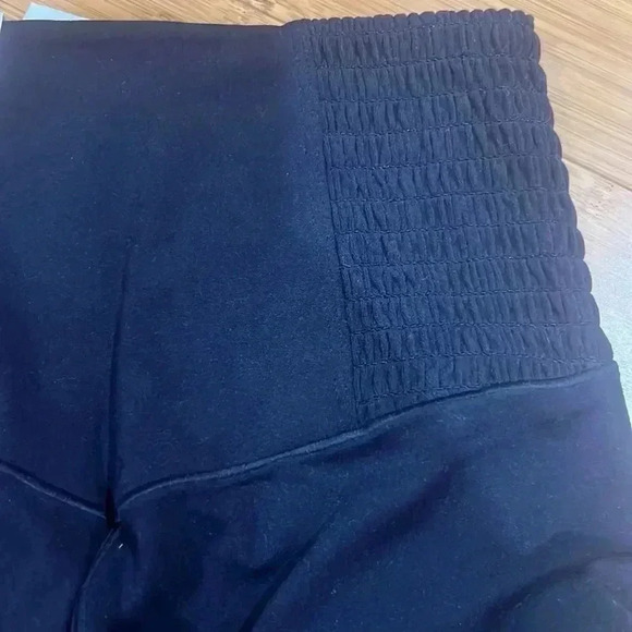 Aerie Offline Real Me Leggings Black Smocked Sides Size Small NWT - Picture 4 of 5